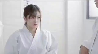 老王探花，专攻SPA店，尝试勾搭技师，熟女交技术不错，加钱屈服，后入插逼淫水多